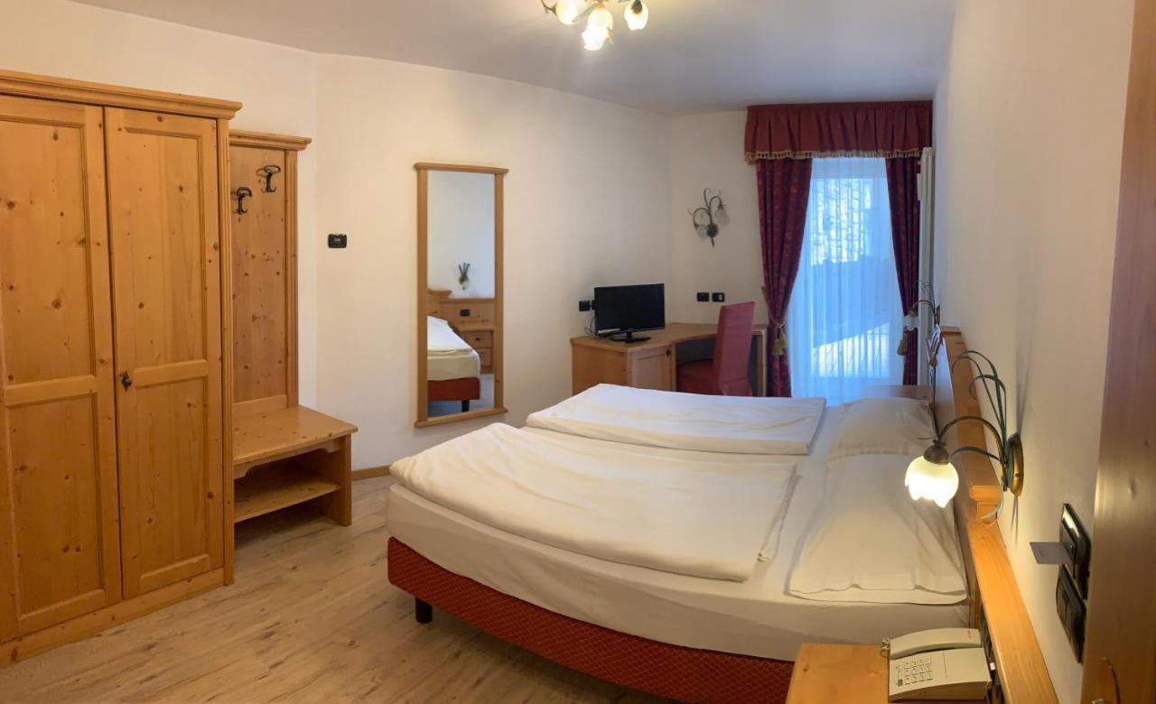 Hotel Laurin Канацеї Екстер'єр фото