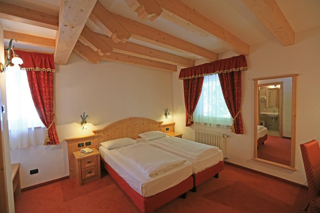 Hotel Laurin Канацеї Номер фото