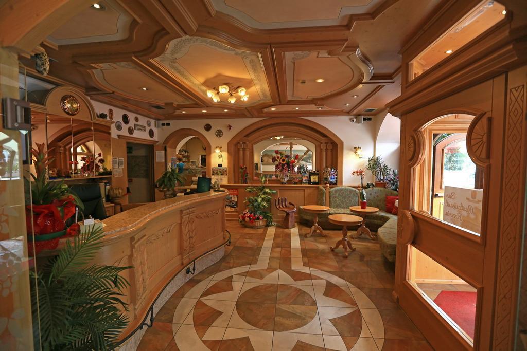 Hotel Laurin Канацеї Екстер'єр фото