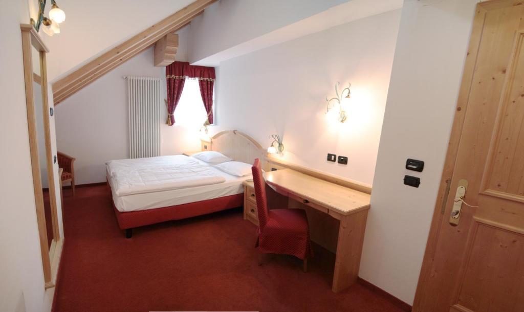Hotel Laurin Канацеї Номер фото